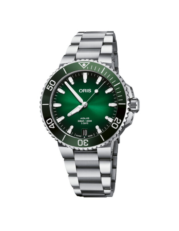 Vista frontale dell’orologio Oris Aquis Date Calibre 400 con quadrante verde e lunetta in ceramica