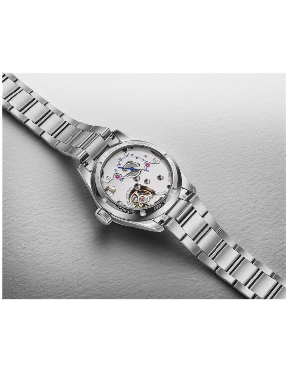 Dettaglio del fondello trasparente dell’Oris Big Crown Pointer Date Calibre 473 con indicatore riserva di carica visibile