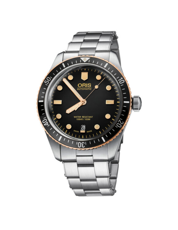 Orologio Oris Divers Sixty‑Five con quadrante nero, vista frontale su cassa da 40 mm in acciaio e bronzo e bracciale in metallo