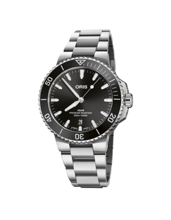 Vista frontale dell’orologio Oris Aquis Date con quadrante nero e lunetta in ceramica