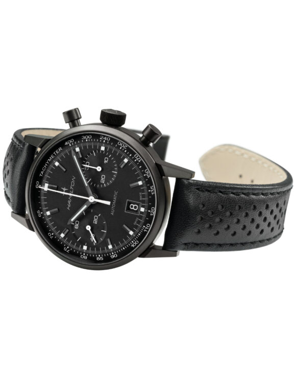 Hamilton Intra-Matic Auto Chrono cinturino in pelle nera e quadrante nero con dettagli bianchi – orologio disteso