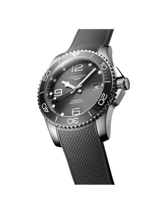 Vista angolata Orologio Longines Hydroconquest Grigio 41mm con cinturino in gomma L3-781-4-76-9