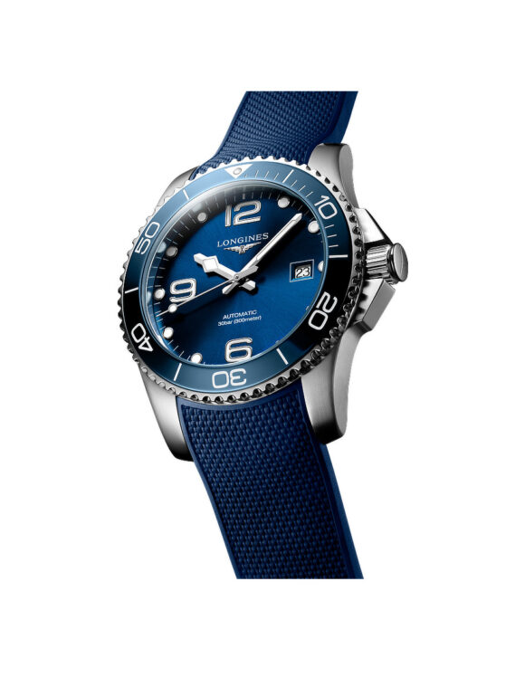 Vista angolata Orologio Longines Hydroconquest Blu 41mm con cinturino in gomma L3-781-4-96-9